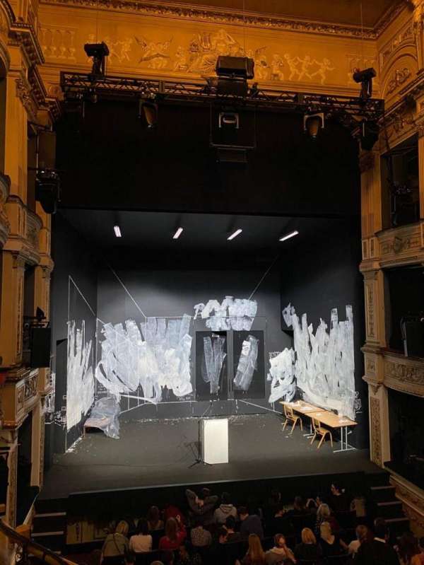 Duke of York's Theatre, section: Royal Circle, row: B, seat: 7