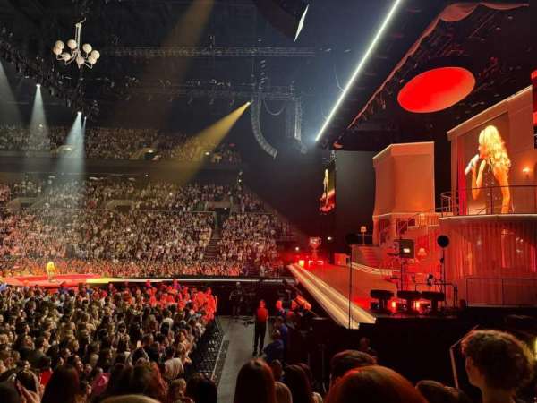 Royal Arena, section: 102, row: 13, seat: 9