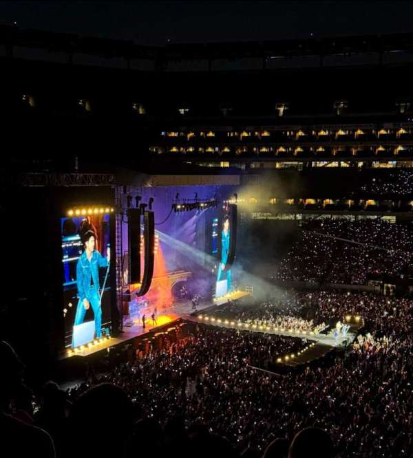 MetLife Stadium, section: 239, row: 9, seat: 3