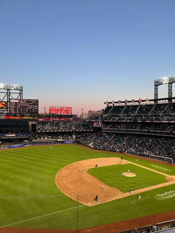 Citi Field, section: 424, row: 1, seat: 21