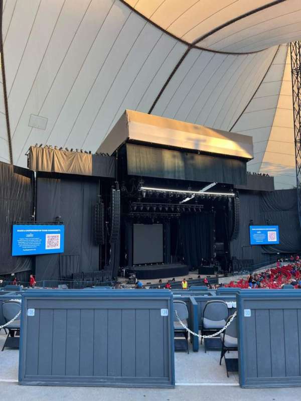 Shoreline Amphitheatre, section: 203, row: A, seat: 23