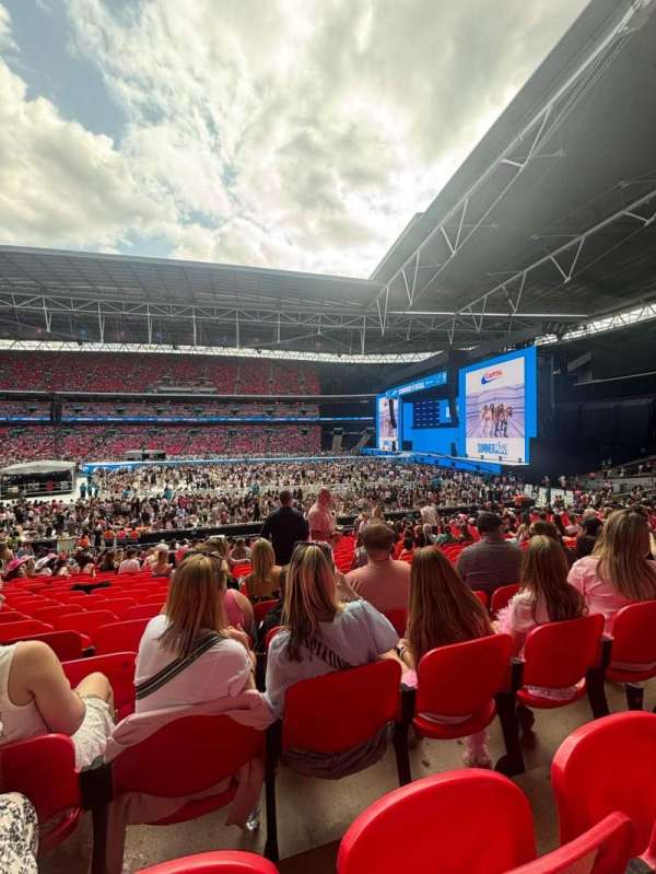 Wembley Stadium, section: 142, row: 26, seat: 233
