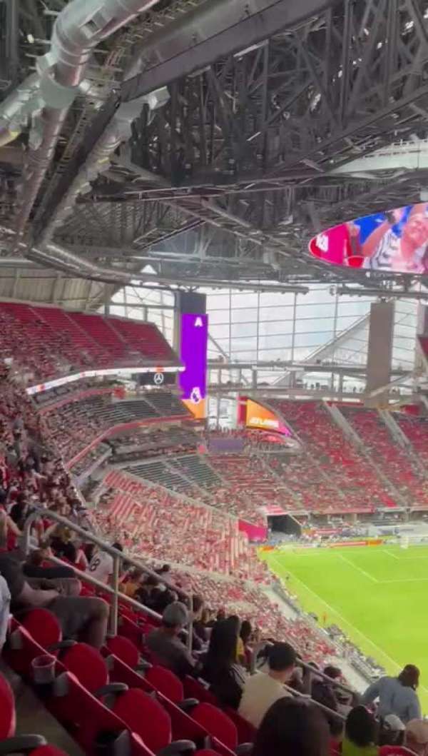 Mercedes-Benz Stadium, section: 334, row: 18, seat: 15