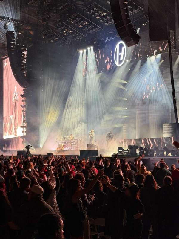 BMO Stadium, section: 110, row: C, seat: 4