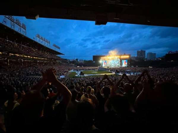Wrigley Field, section: 221, row: 6, seat: 6