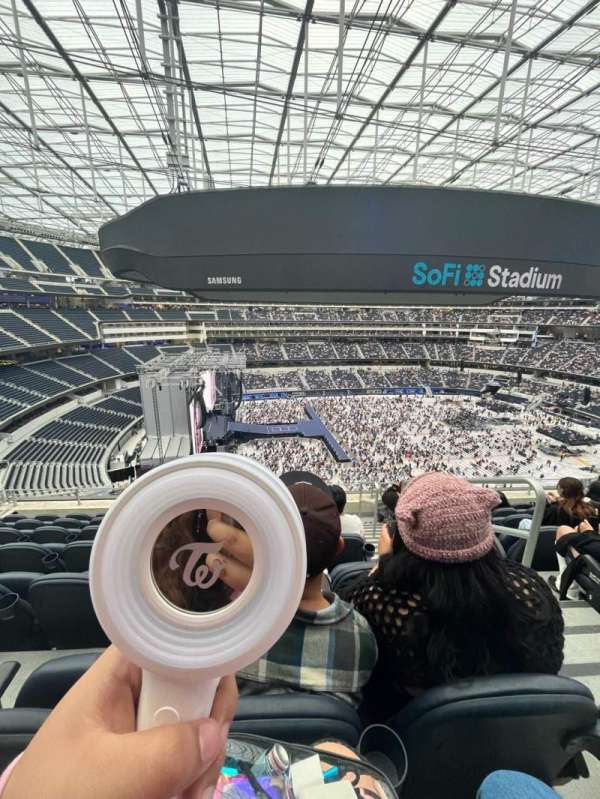 SoFi Stadium, section: 319, row: 7, seat: 2