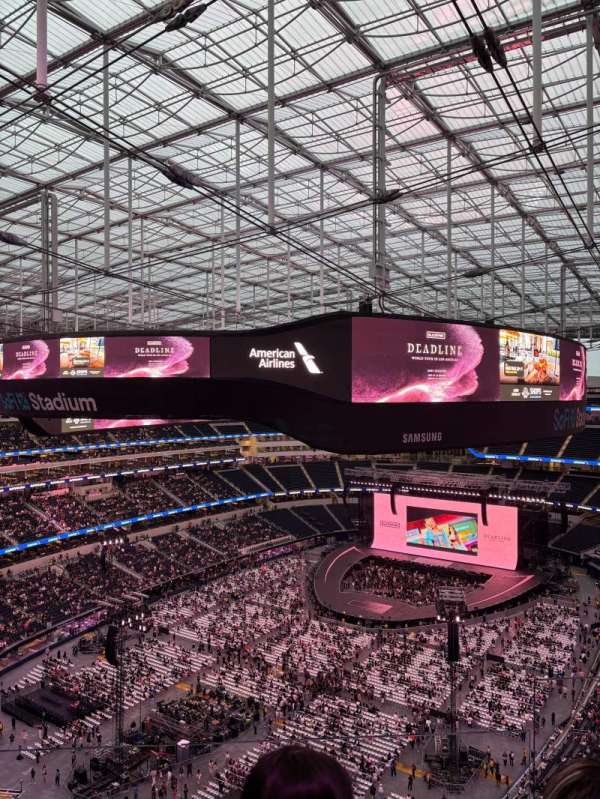 SoFi Stadium, section: 433, row: 3, seat: 3