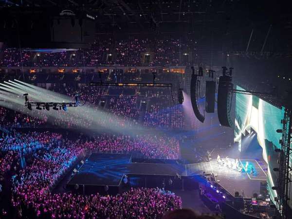 Uber Arena, section: 420, row: 7