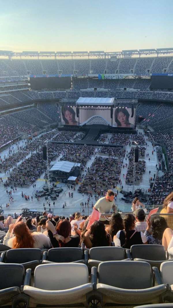 MetLife Stadium, section: 224, row: 17, seat: 6