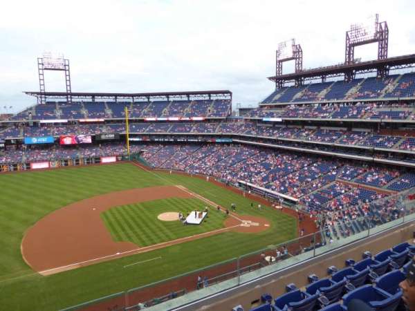 Citizens Bank Park, section: 327, row: 4, seat: 11