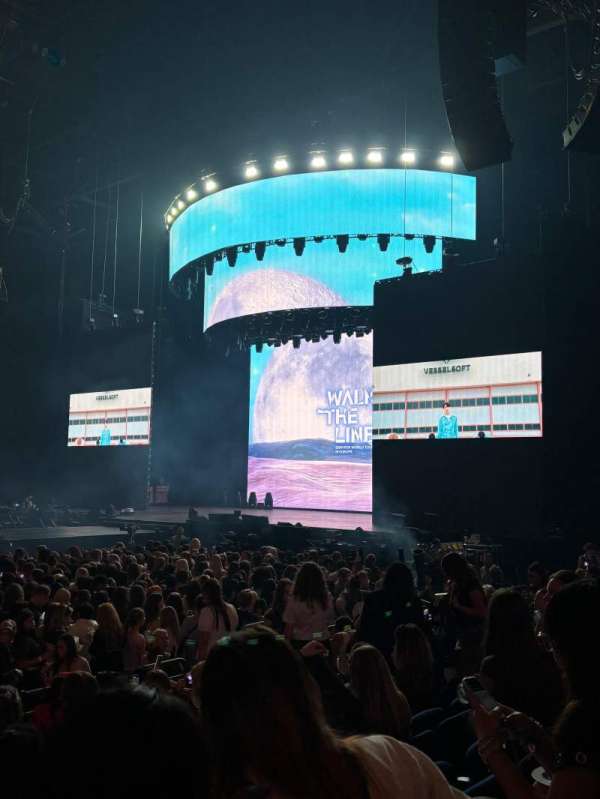 Uber Arena, section: 207, row: 7, seat: 8