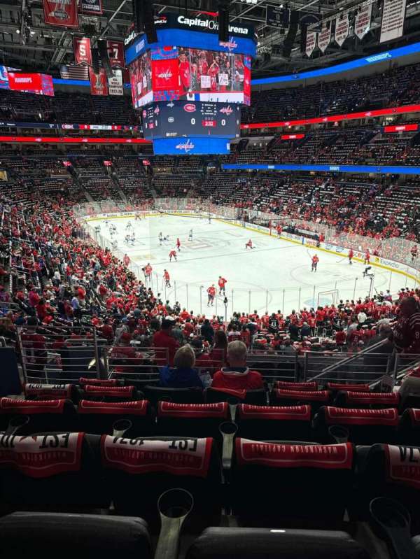 Capital One Arena, section: 221, row: J, seat: 4