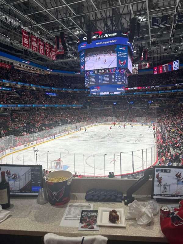 Capital One Arena, section: L118, row: A, seat: 6