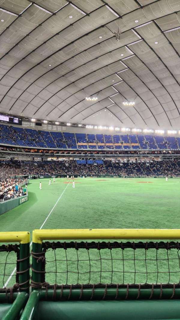 Tokyo Dome, section: F20, row: 1, seat: 506