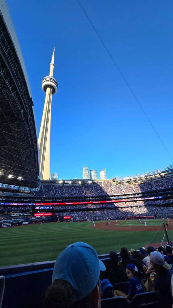 Rogers Centre, section: 140, row: 33, seat: 10
