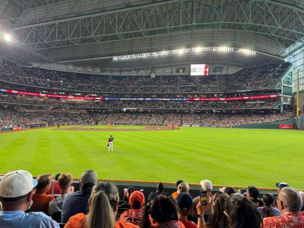 Daikin Park, section: 154, row: 9, seat: 5