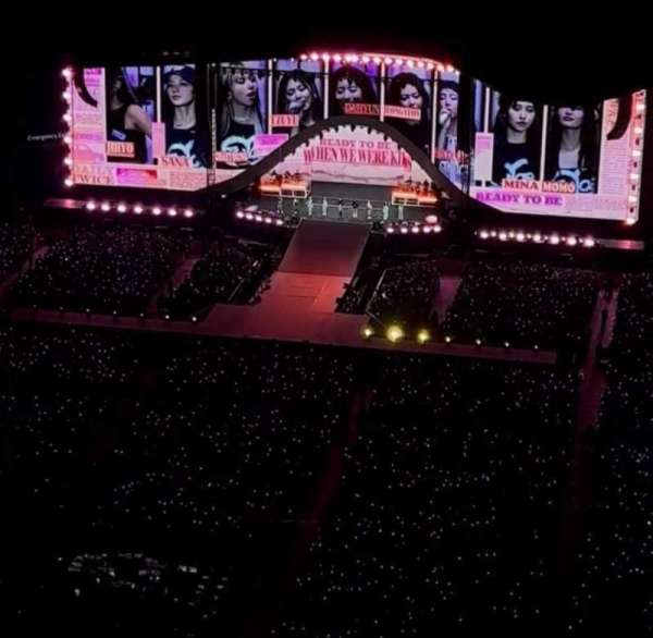 SoFi Stadium, section: 526, row: 15, seat: 11