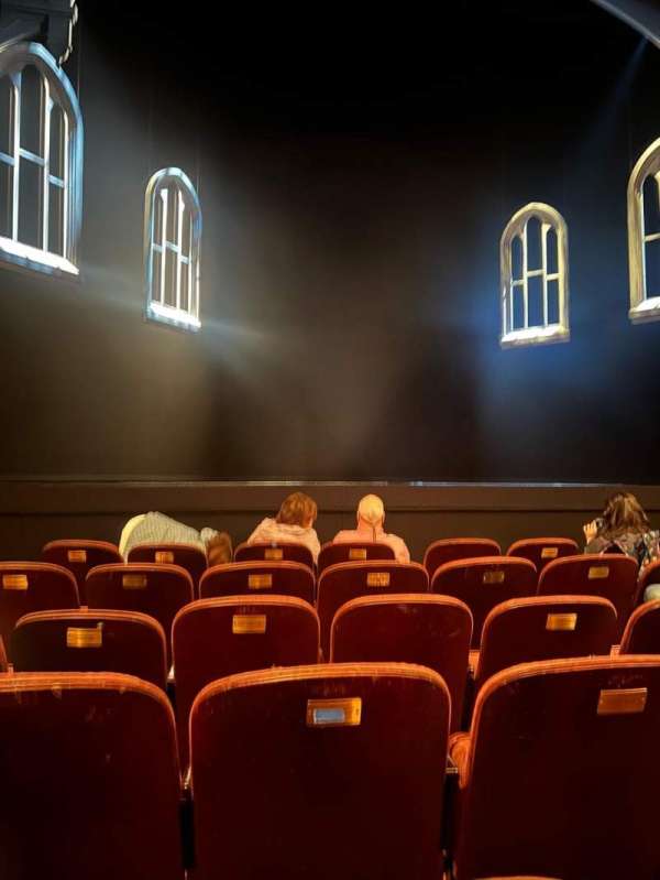 Todd Haimes Theatre, section: Orchestra C, row: E, seat: 113