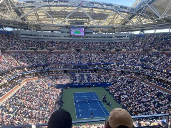 Arthur Ashe Stadium, section: 320, row: B, seat: 8