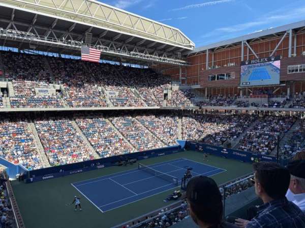 Louis Armstrong Stadium, section: 109, row: B, seat: 6