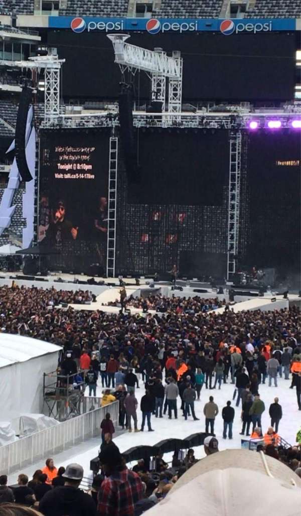 MetLife Stadium, section: 118, row: 32, seat: 23-25