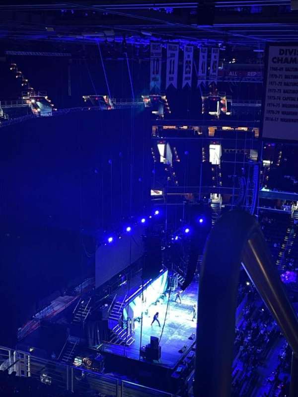 Capital One Arena, section: 400, row: Q, seat: 3