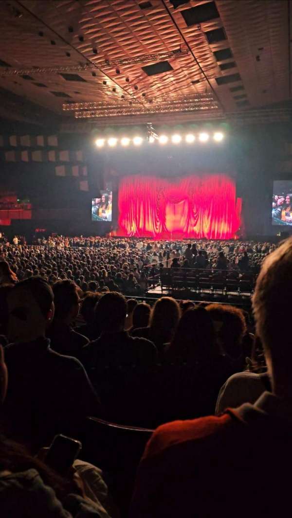 Wiener Stadthalle, section: Osttribüne, row: 7, seat: 20