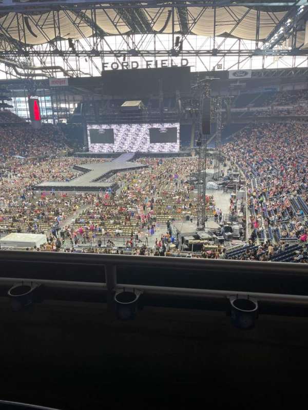 Photo by teecs at Ford Field