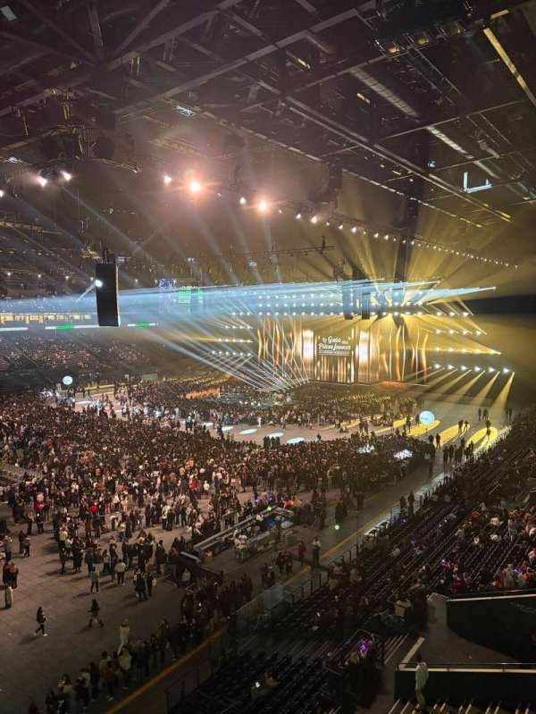 Paris La Défense Arena, section: 415, row: 47, seat: 13