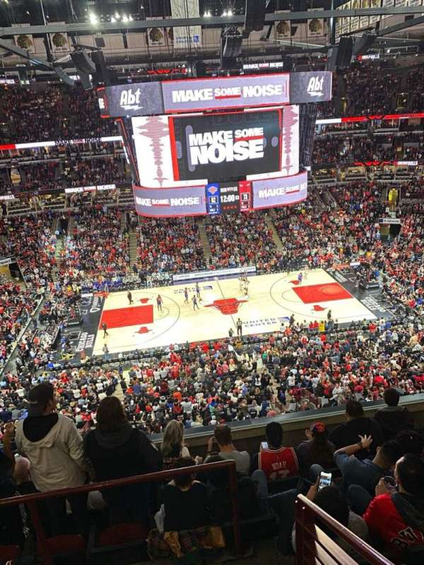 United Center, section: 318, row: 6, seat: 10