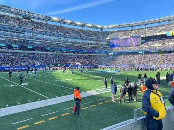 MetLife Stadium, section: 117, row: 3, seat: 4