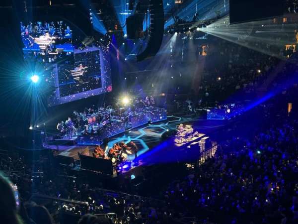 Madison Square Garden, section: 225, row: 7, seat: 6