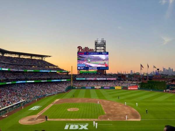 Citizens Bank Park, section: 206, row: 5, seat: 9