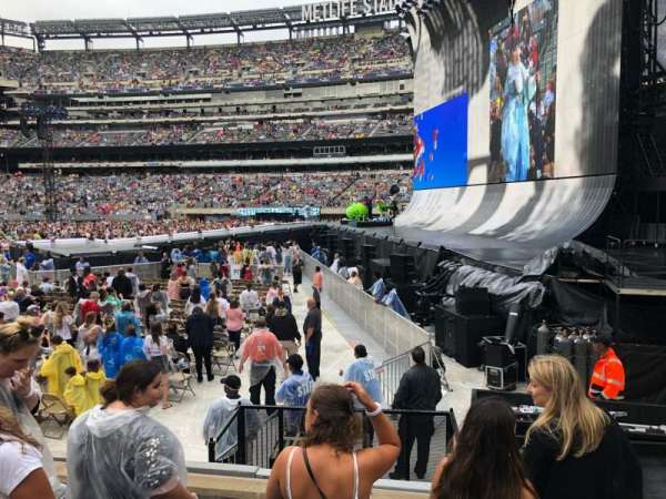 MetLife Stadium, section: 110, row: 4, seat: 4