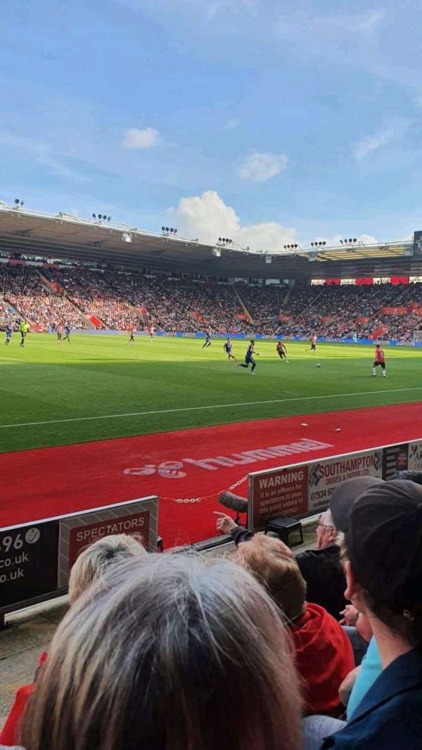 St Mary's Stadium, section: 34, row: E, seat: 880