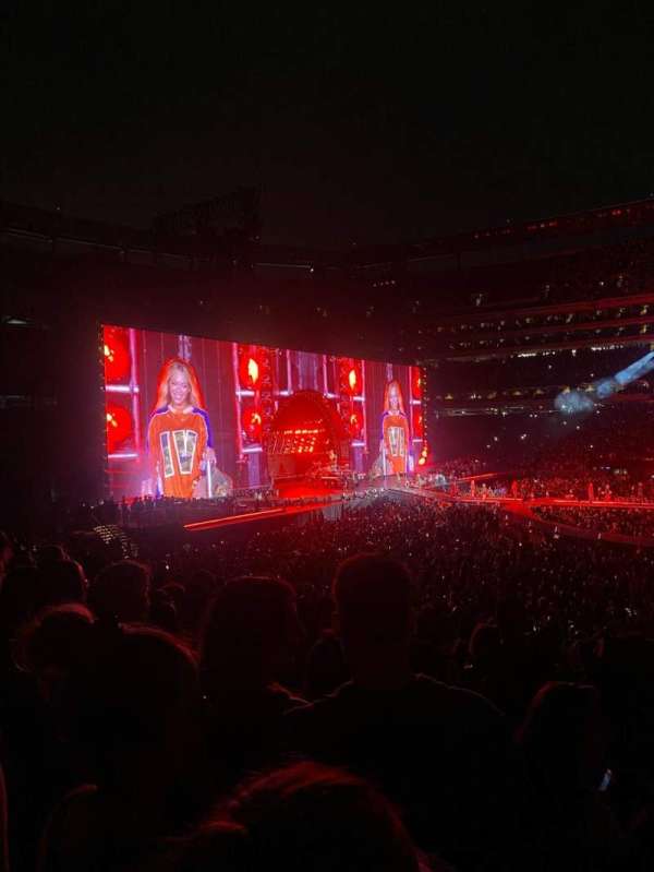 MetLife Stadium, section: 139, row: 22