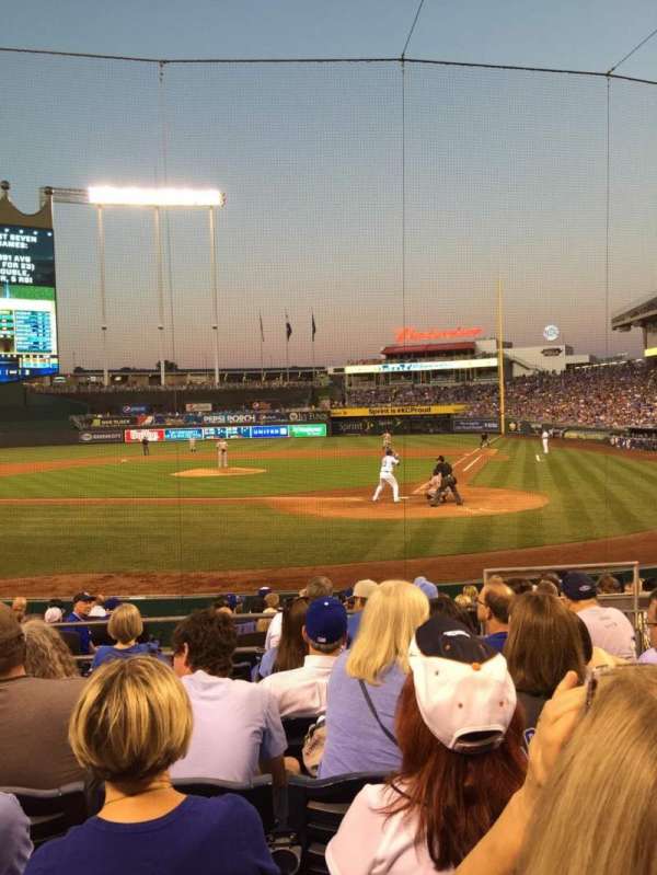 Kauffman Stadium, section: 125, row: H, seat: 7