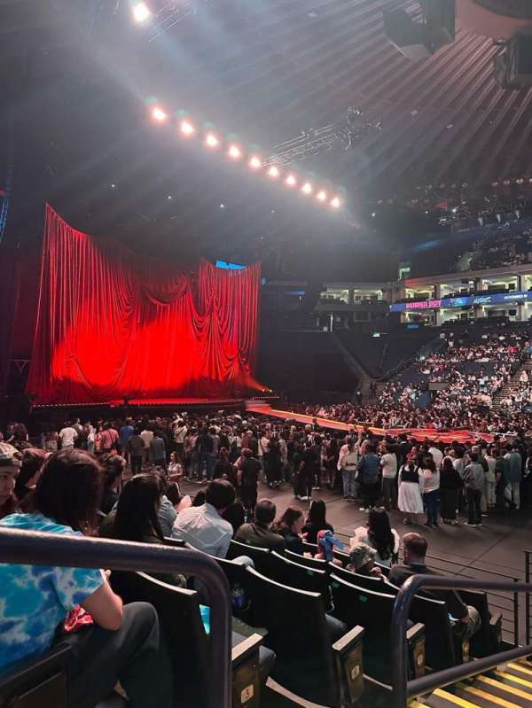 Oakland Arena, section: 114, row: 5, seat: 15