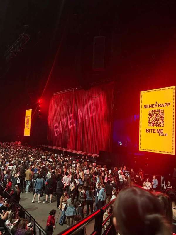 Theater Of The Clouds at the Moda Center, section: 120, row: E, seat: 4