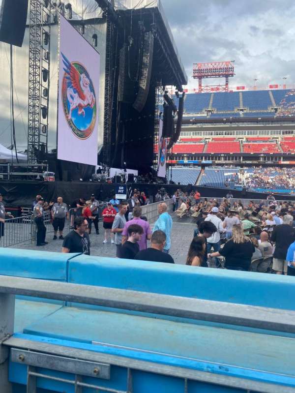 Nissan Stadium, section: 137, row: A, seat: 9