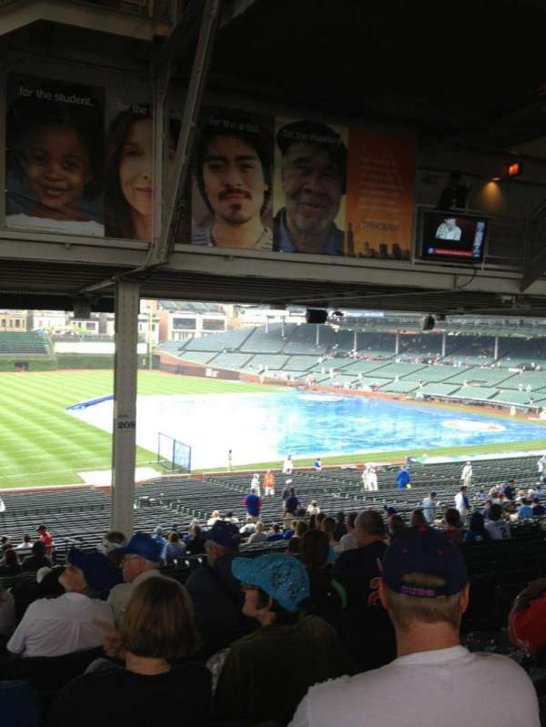 Wrigley Field, section: 207, row: 21, seat: 9