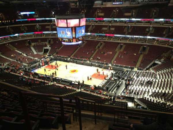 United Center, section: 331, row: 14, seat: 22