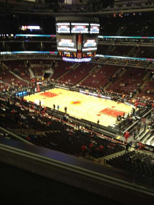 United Center, section: 314, row: 2, seat: 18