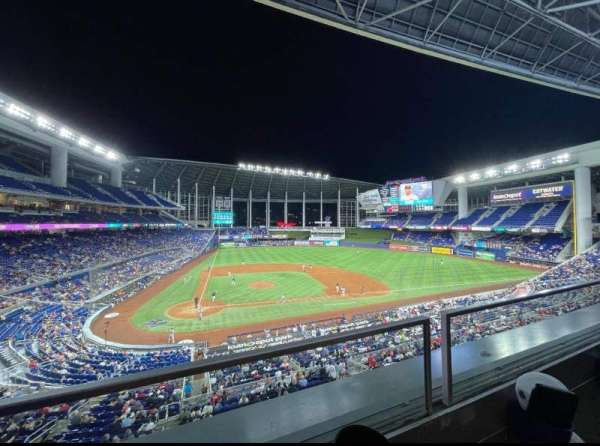 LoanDepot Park, section: 211, row: 1, seat: 9