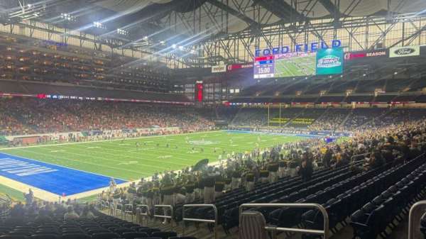 Ford Field, section: 121, row: 30, seat: 17