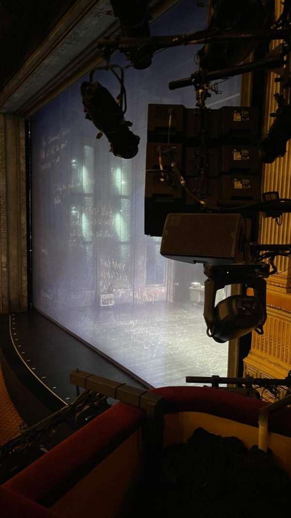 Neil Simon Theatre, section: BOX R, row: D, seat: 1