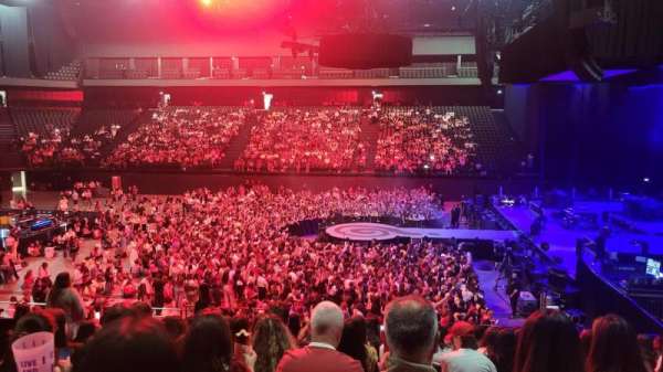 LDLC Arena, section: 211, row: p, seat: 370