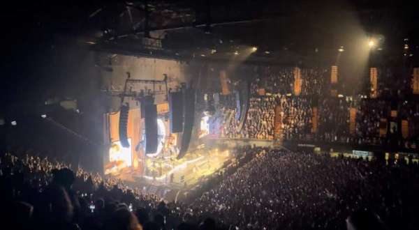 Kia Forum, section: 227, row: 14, seat: 2
