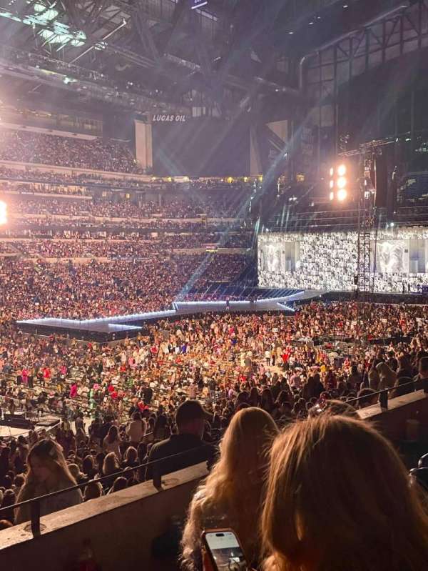 Photo by toxicgem1ni at Lucas Oil Stadium