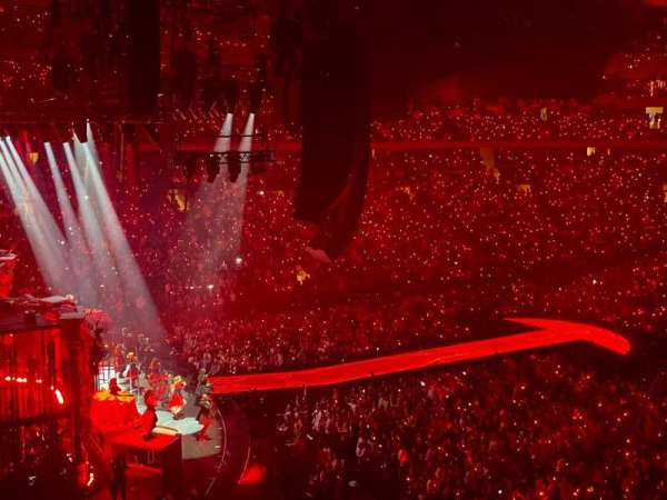 Madison Square Garden, section: 221, row: 1, seat: 17